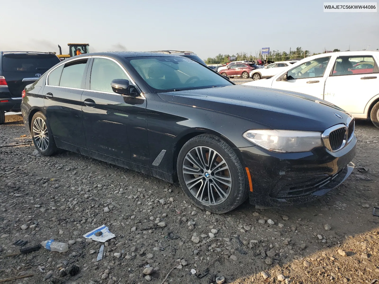 WBAJE7C56KWW44086 2019 BMW 540 Xi