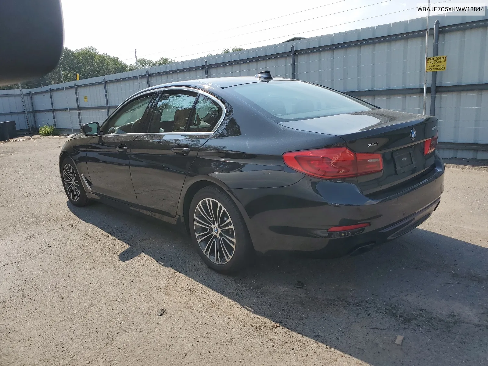 WBAJE7C5XKWW13844 2019 BMW 540 Xi