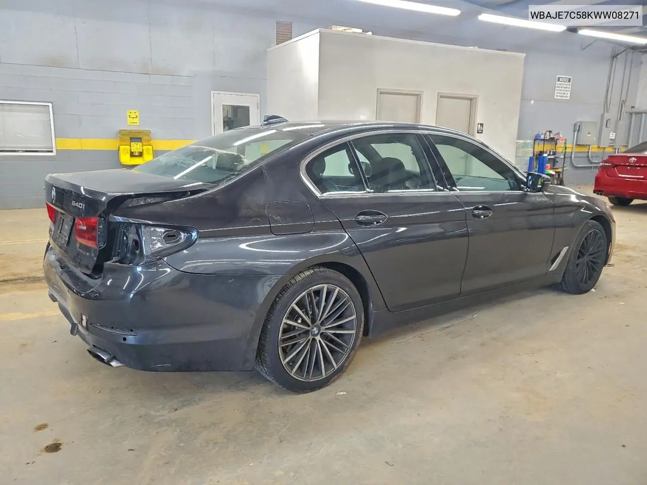 WBAJE7C58KWW08271 2019 BMW 540 Xi
