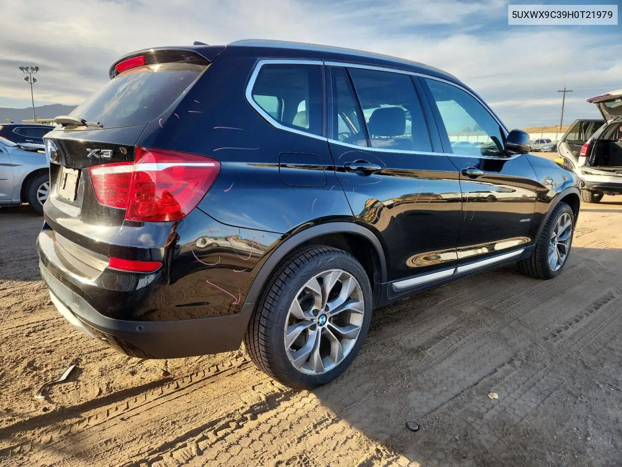 5UXWX9C39H0T21979 2017 BMW X3 xDrive28I