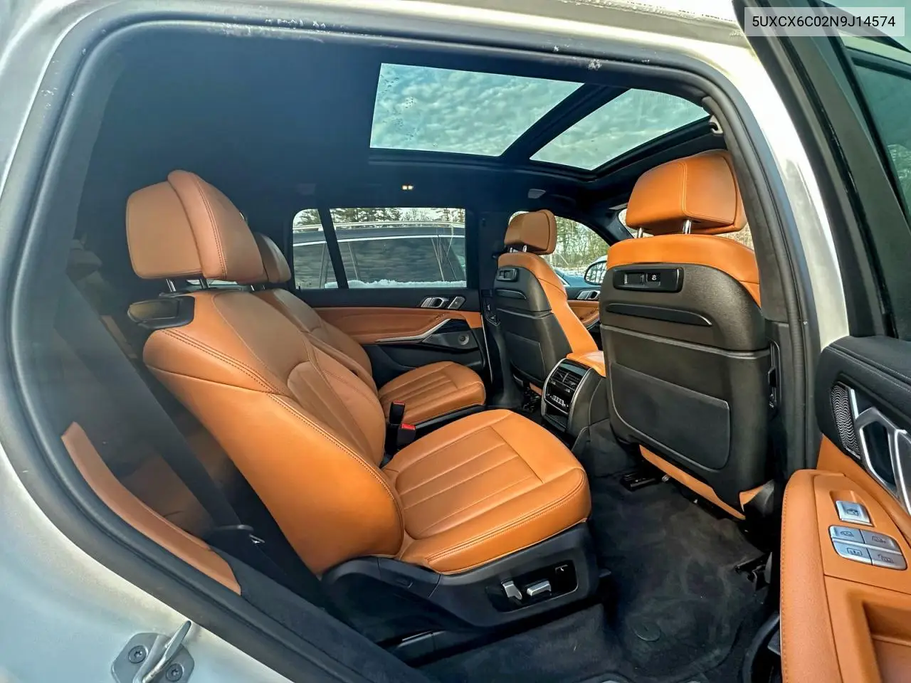 5UXCX6C02N9J14574 2022 BMW X7 M50I