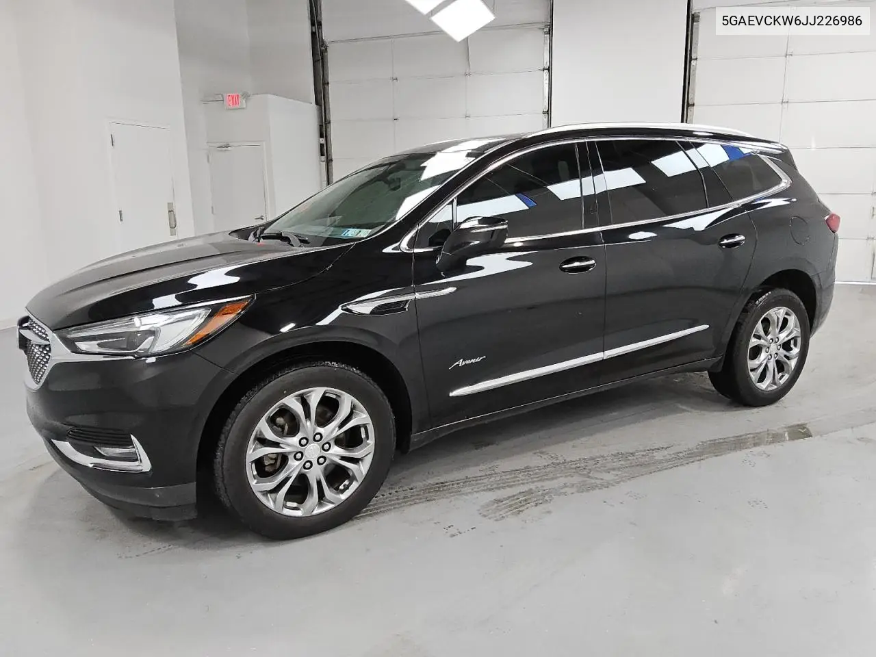 5GAEVCKW6JJ226986 2018 Buick Enclave Avenir