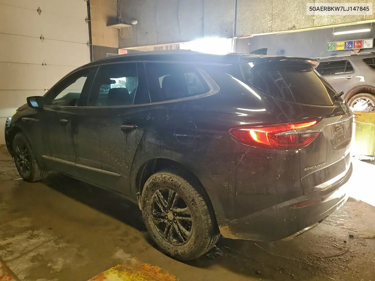 5GAERBKW7LJ147845 2020 Buick Enclave Essence