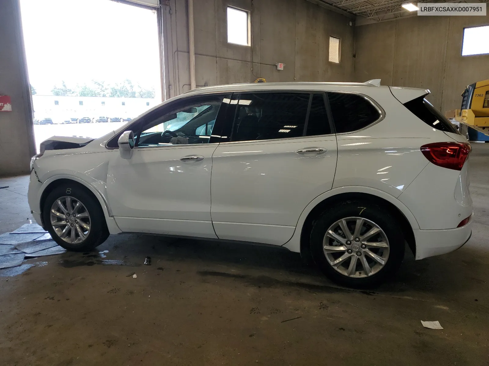 2019 Buick Envision Essence VIN: LRBFXCSAXKD007951 Lot: 67415164