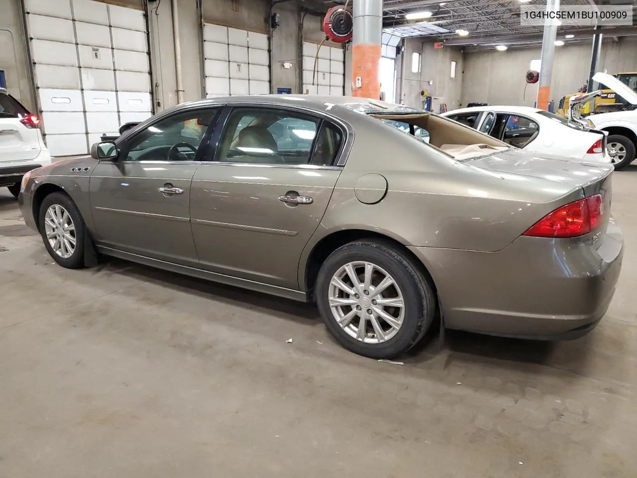 1G4HC5EM1BU100909 2011 Buick Lucerne Cxl