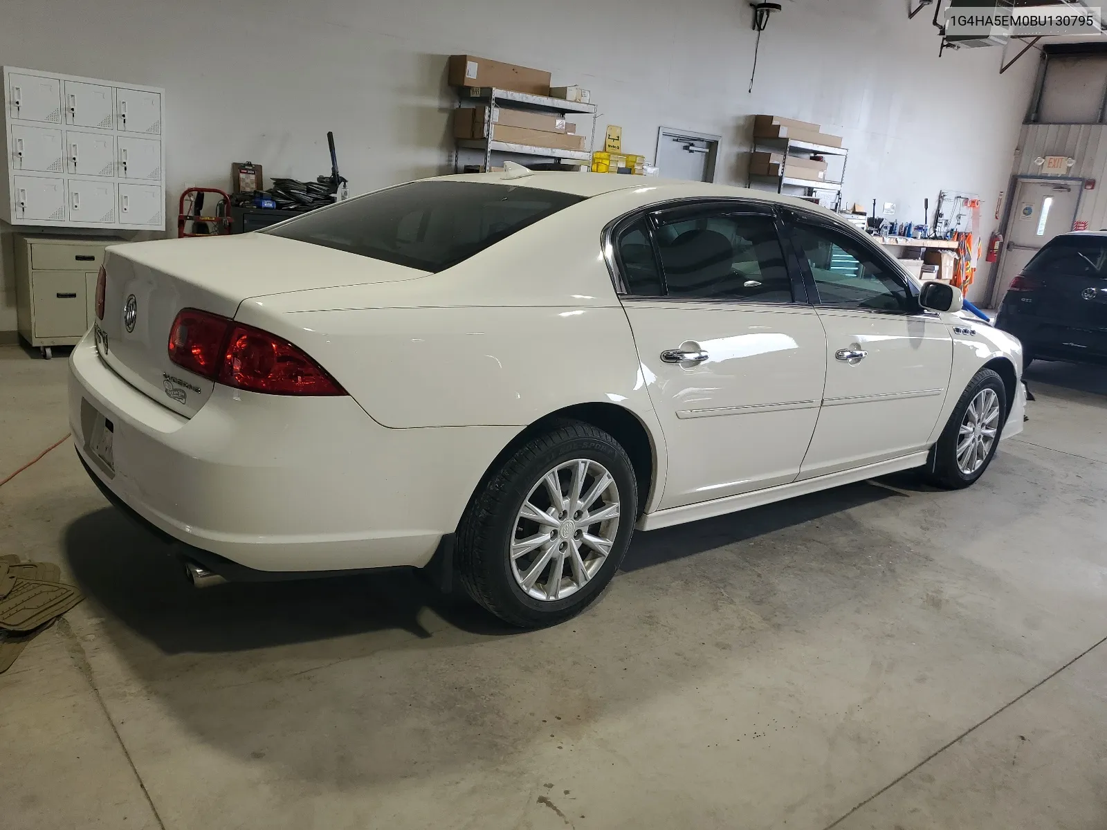 1G4HA5EM0BU130795 2011 Buick Lucerne Cx