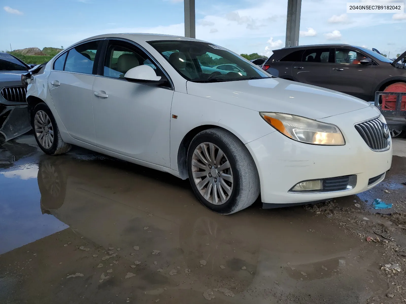 2G4GN5EC7B9182042 2011 Buick Regal Cxl