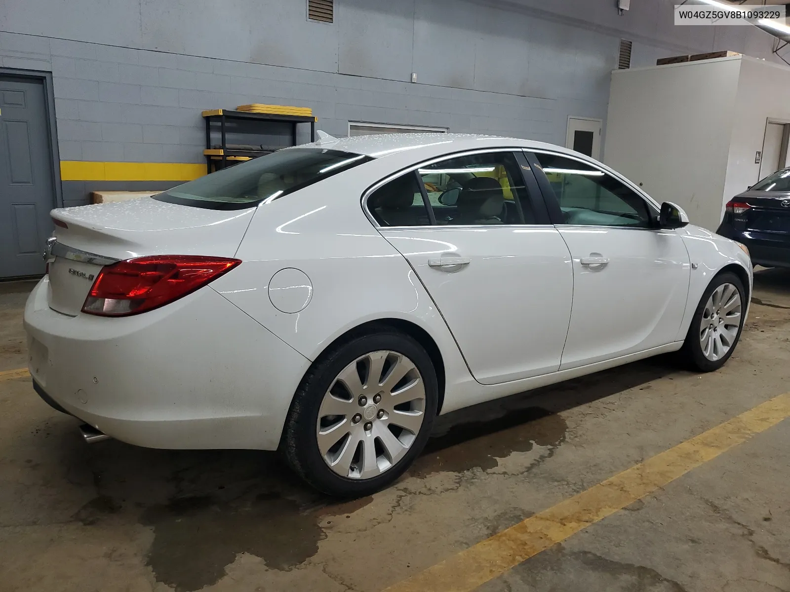 W04GZ5GV8B1093229 2011 Buick Regal Cxl