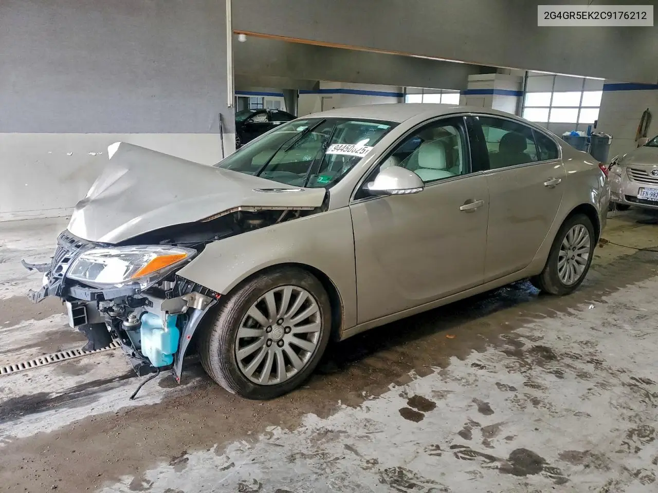 2G4GR5EK2C9176212 2012 Buick Regal