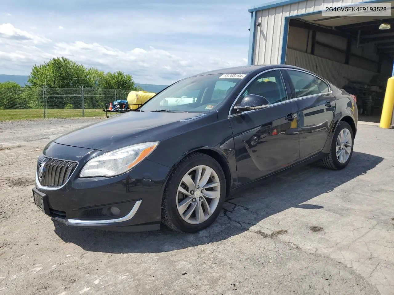 2G4GV5EK4F9193528 2015 Buick Regal