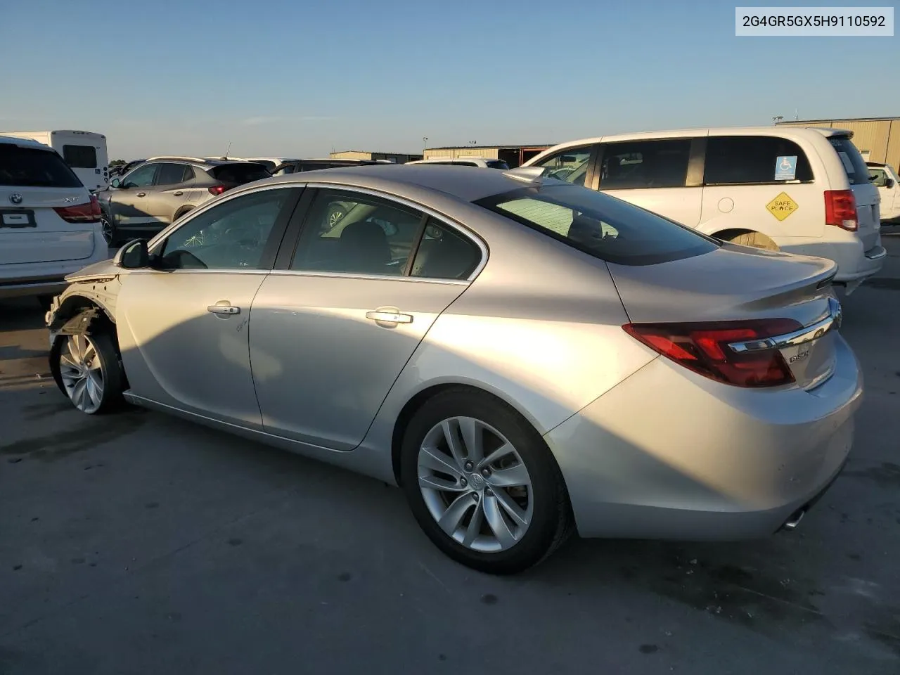 2G4GR5GX5H9110592 2017 Buick Regal Premium