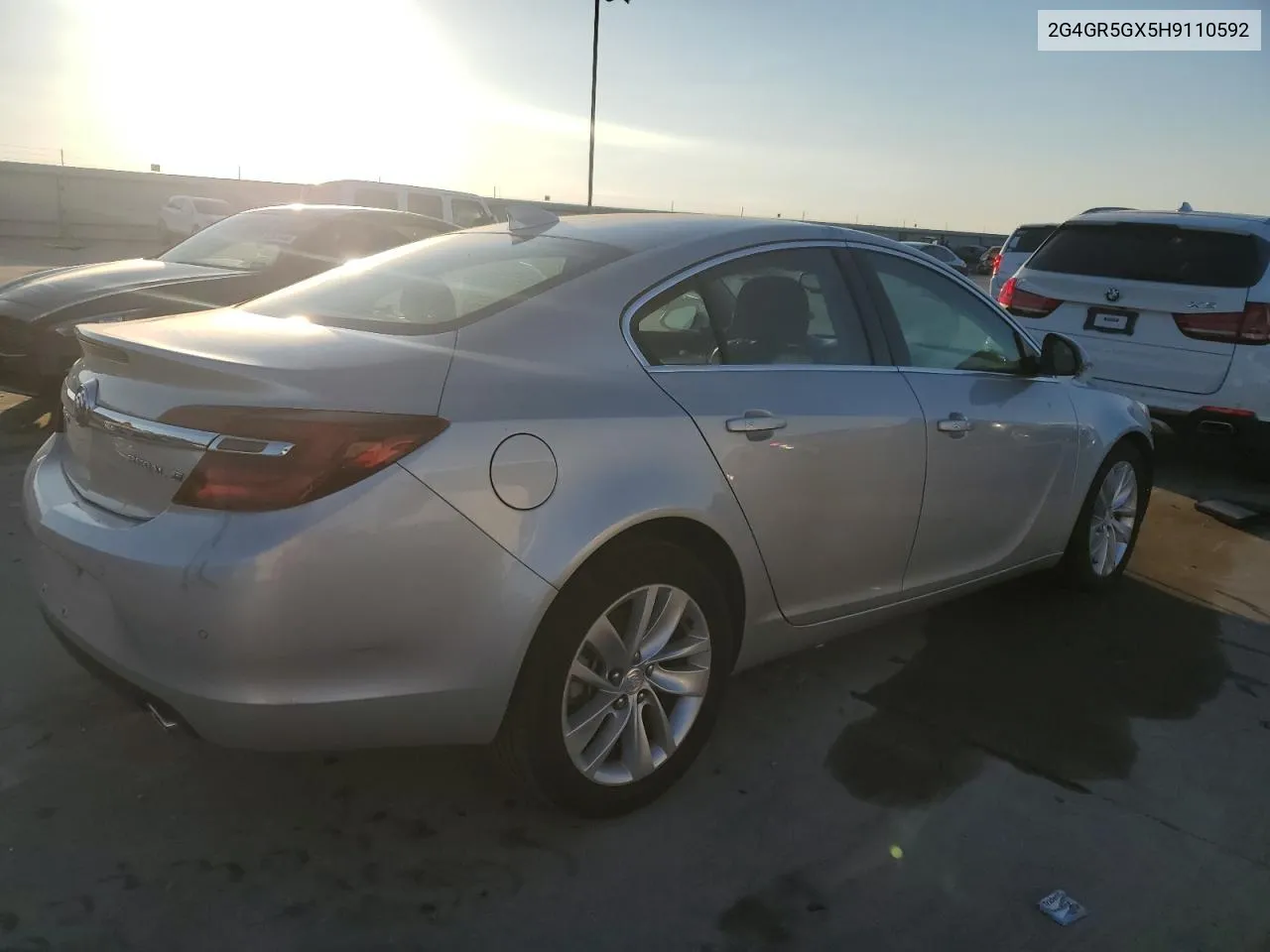 2G4GR5GX5H9110592 2017 Buick Regal Premium