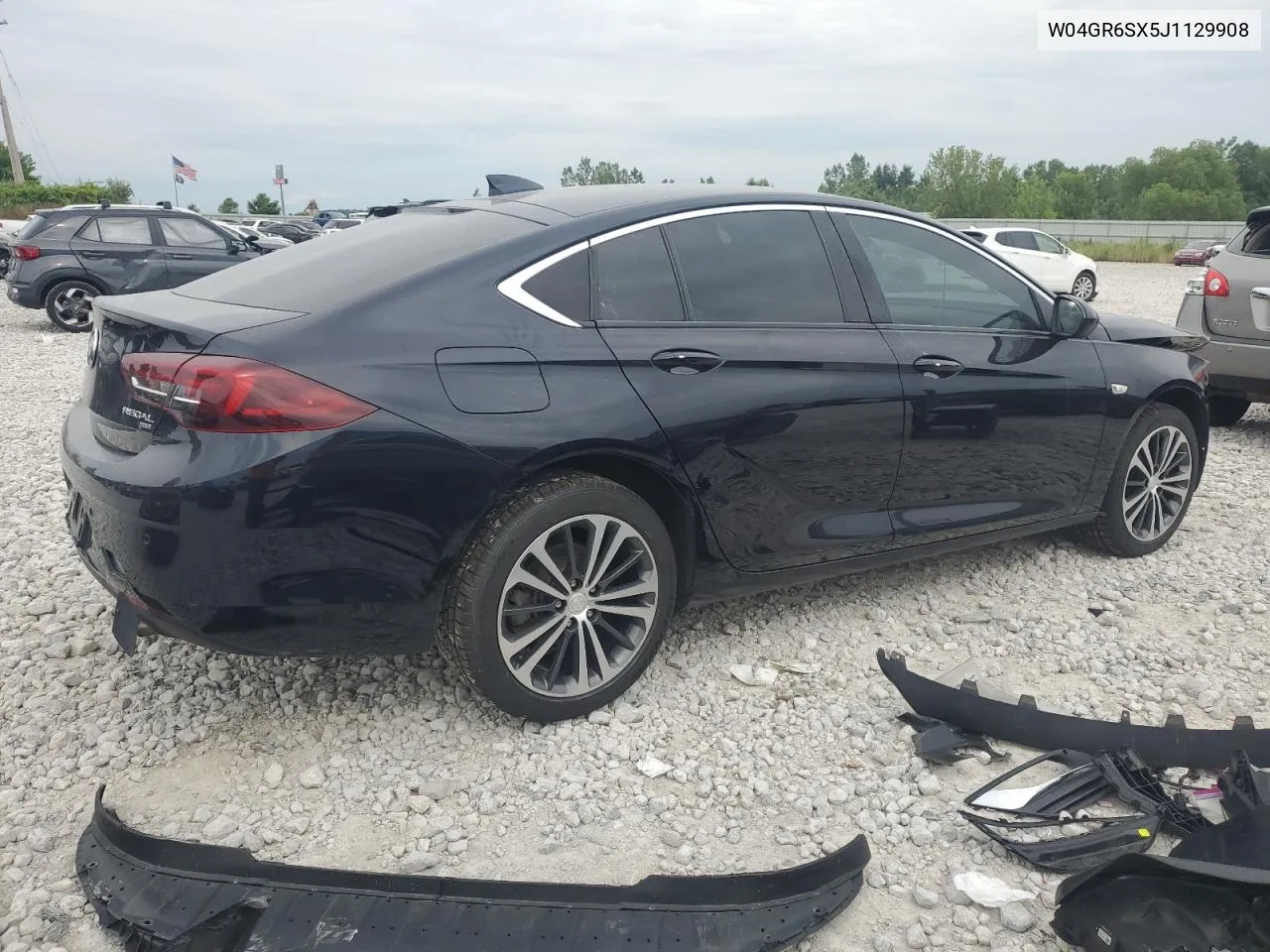 W04GR6SX5J1129908 2018 Buick Regal Essence