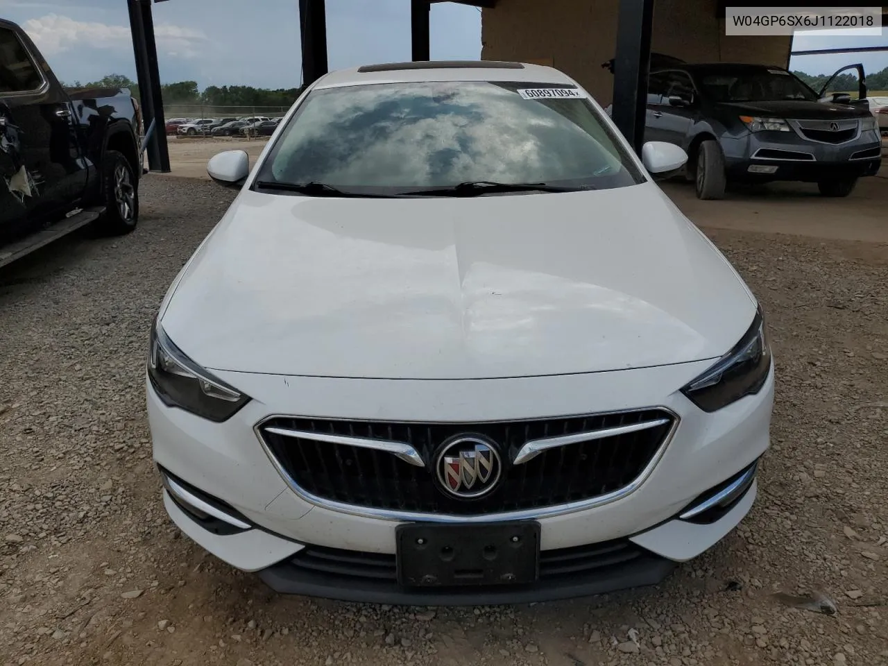 W04GP6SX6J1122018 2018 Buick Regal Essence