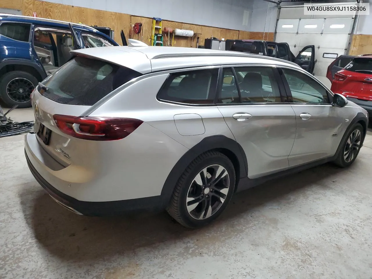 2018 Buick Regal Tourx Preferred VIN: W04GU8SX9J1158306 Lot: 61818084