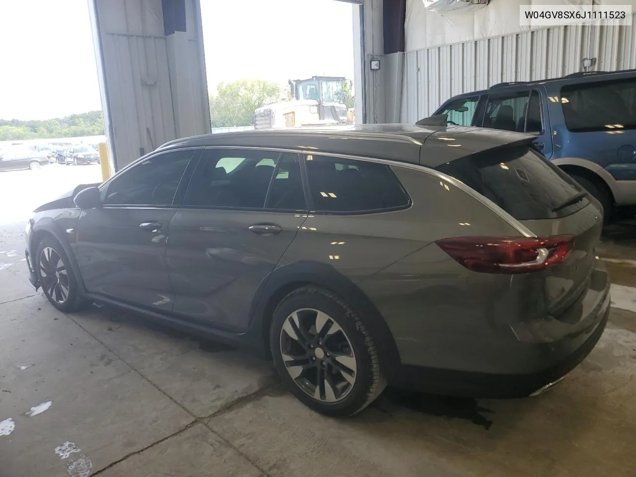 W04GV8SX6J1111523 2018 Buick Regal Tourx Essence