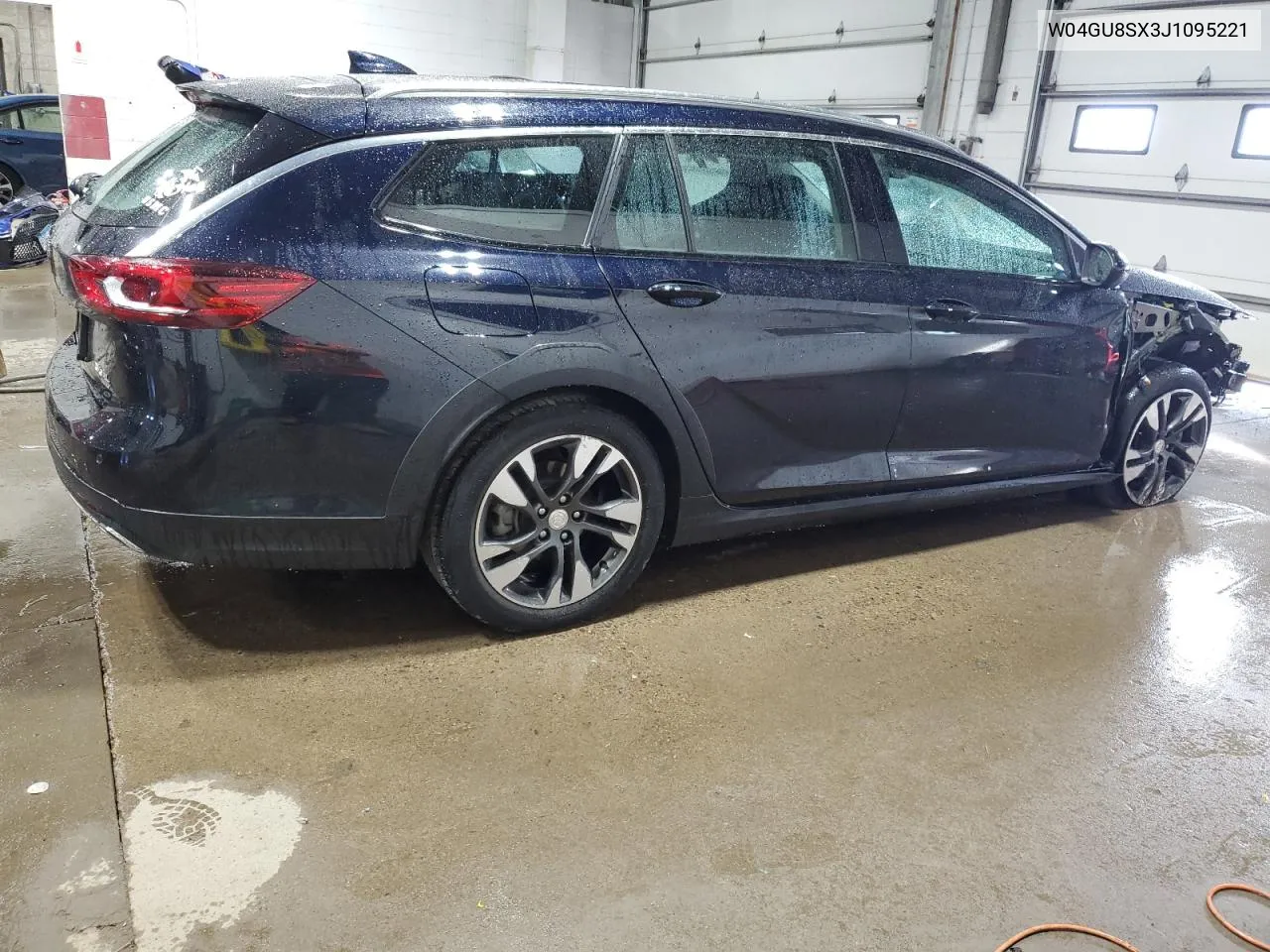 2018 Buick Regal Tourx Preferred VIN: W04GU8SX3J1095221 Lot: 72948884