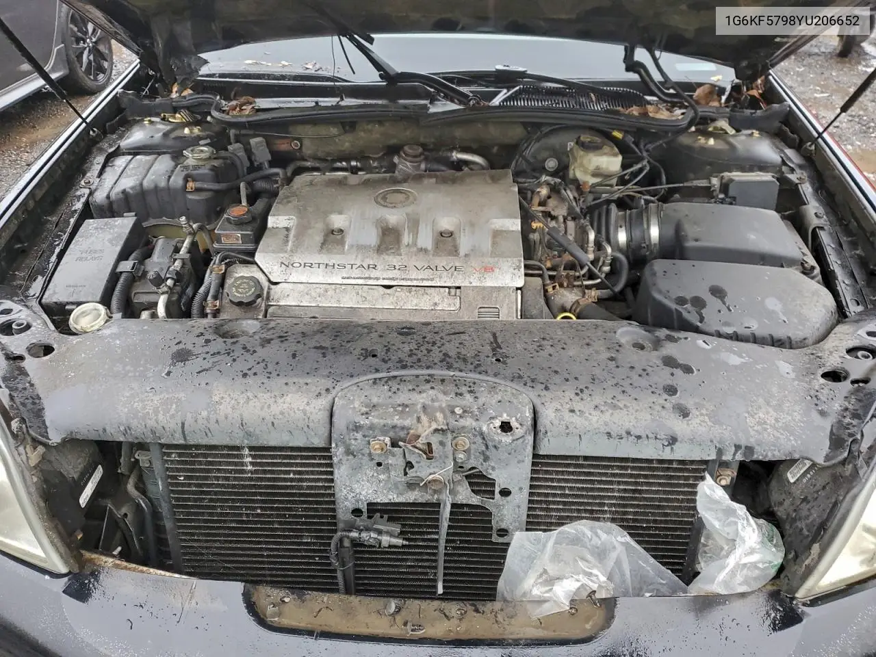 1G6KF5798YU206652 2000 Cadillac Deville Dts