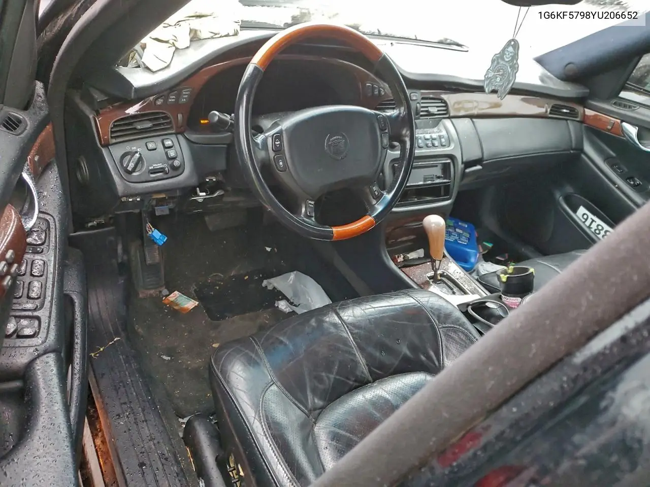 1G6KF5798YU206652 2000 Cadillac Deville Dts