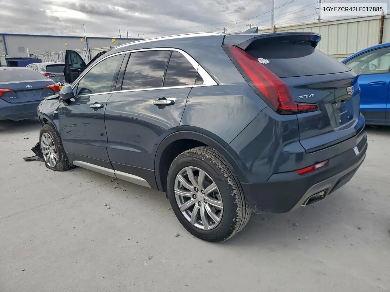 1GYFZCR42LF017885 2020 Cadillac Xt4 Premium Luxury