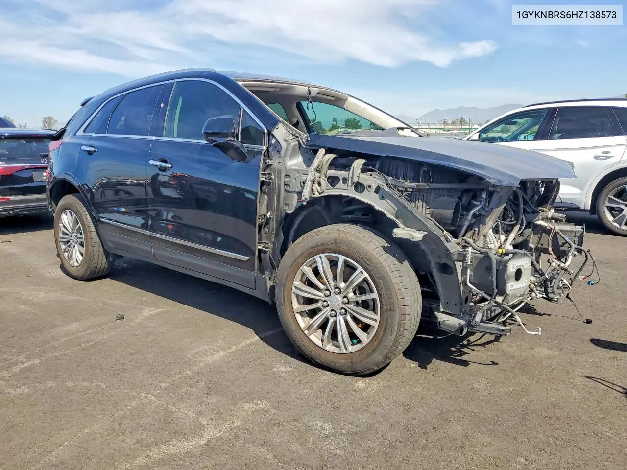 1GYKNBRS6HZ138573 2017 Cadillac Xt5 Luxury
