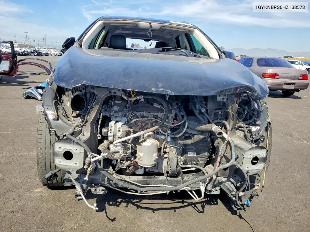 1GYKNBRS6HZ138573 2017 Cadillac Xt5 Luxury