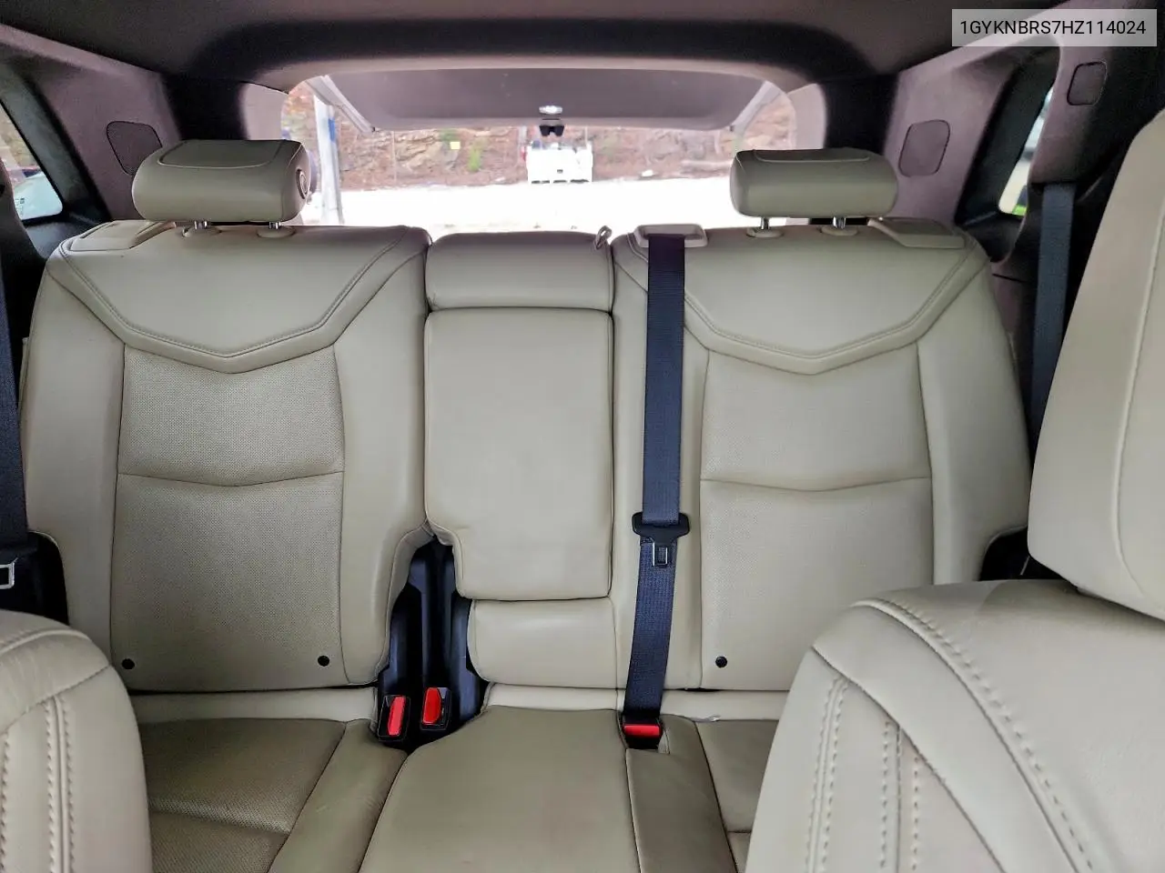 1GYKNBRS7HZ114024 2017 Cadillac Xt5 Luxury