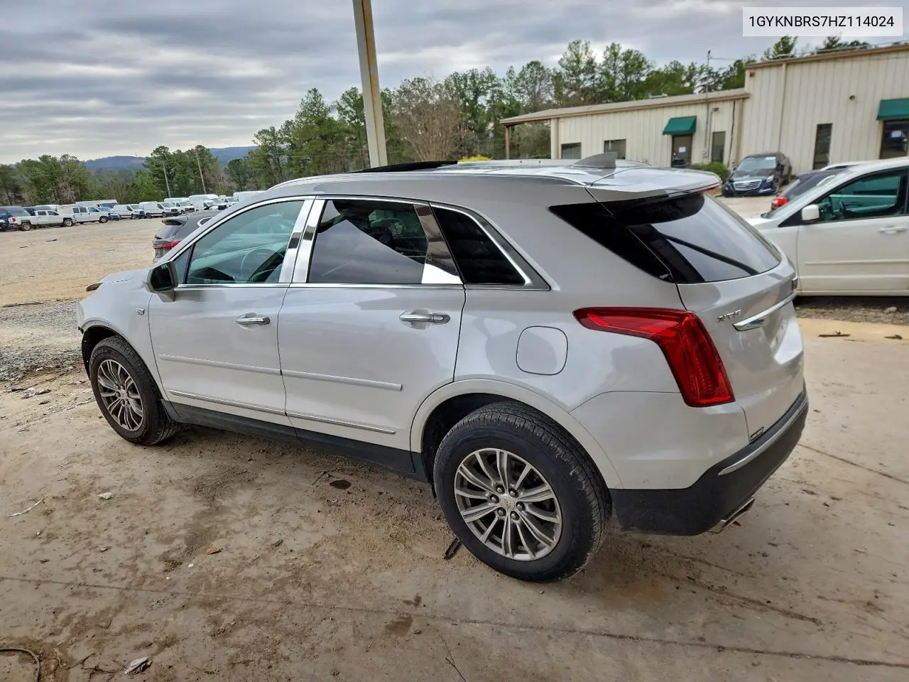 1GYKNBRS7HZ114024 2017 Cadillac Xt5 Luxury