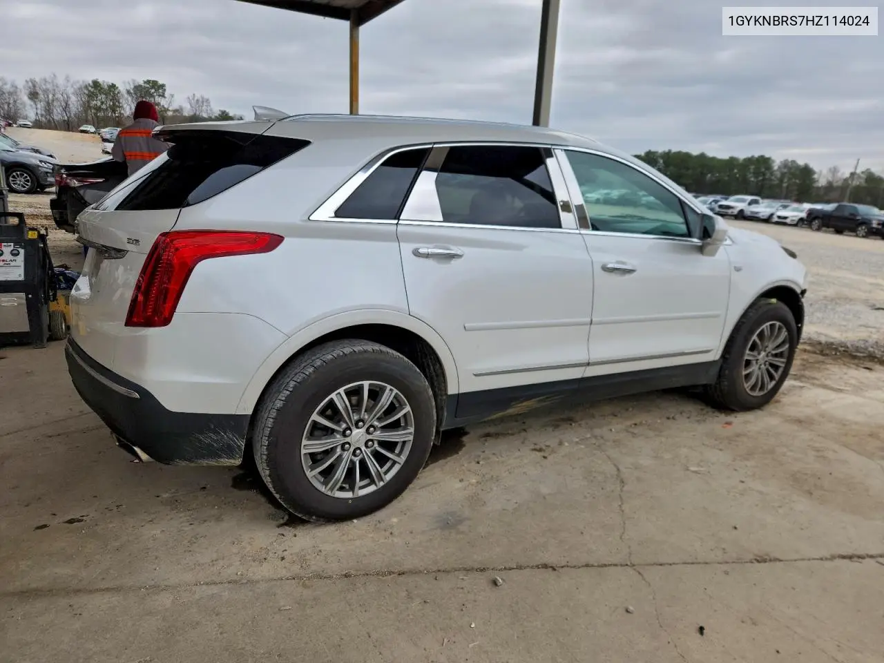 1GYKNBRS7HZ114024 2017 Cadillac Xt5 Luxury