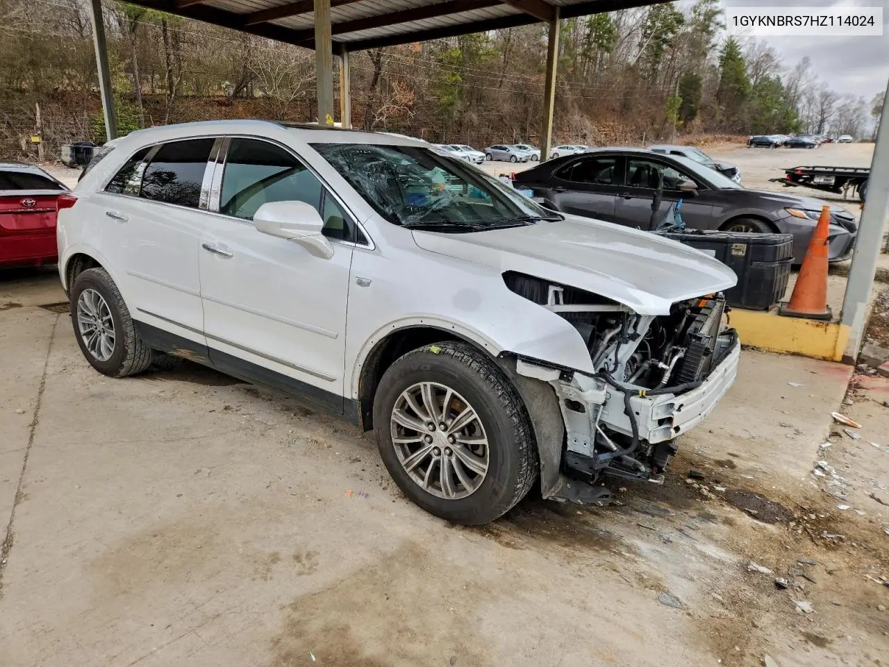 1GYKNBRS7HZ114024 2017 Cadillac Xt5 Luxury