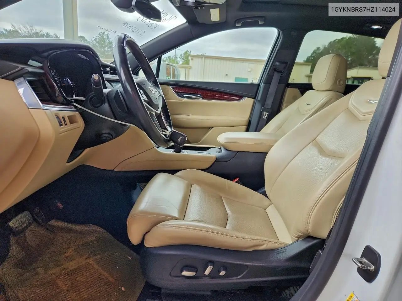 1GYKNBRS7HZ114024 2017 Cadillac Xt5 Luxury