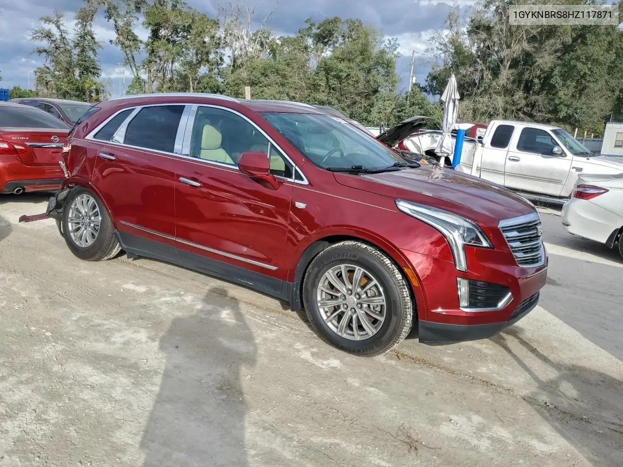 1GYKNBRS8HZ117871 2017 Cadillac Xt5 Luxury