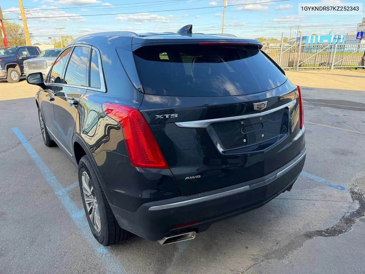 1GYKNDRS7KZ252343 2019 Cadillac Xt5 Luxury