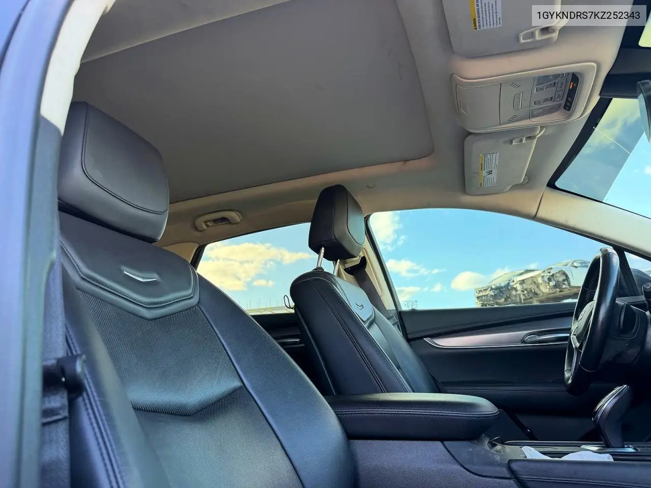 1GYKNDRS7KZ252343 2019 Cadillac Xt5 Luxury