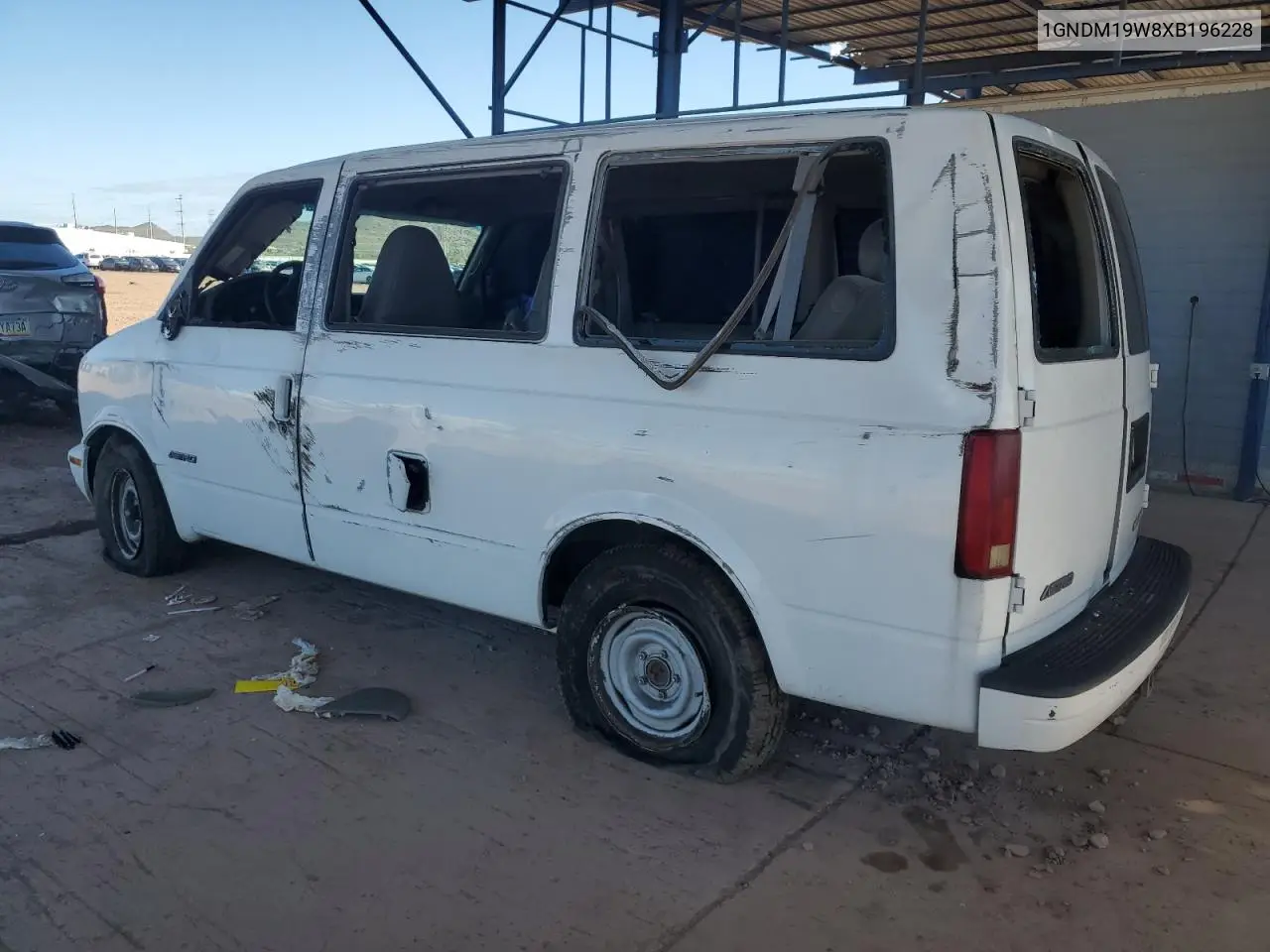 1GNDM19W8XB196228 1999 Chevrolet Astro
