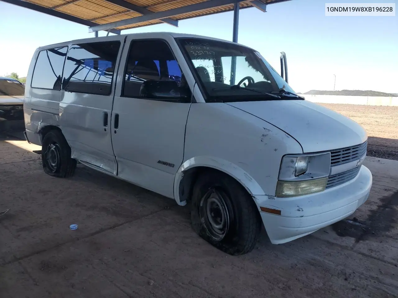 1GNDM19W8XB196228 1999 Chevrolet Astro