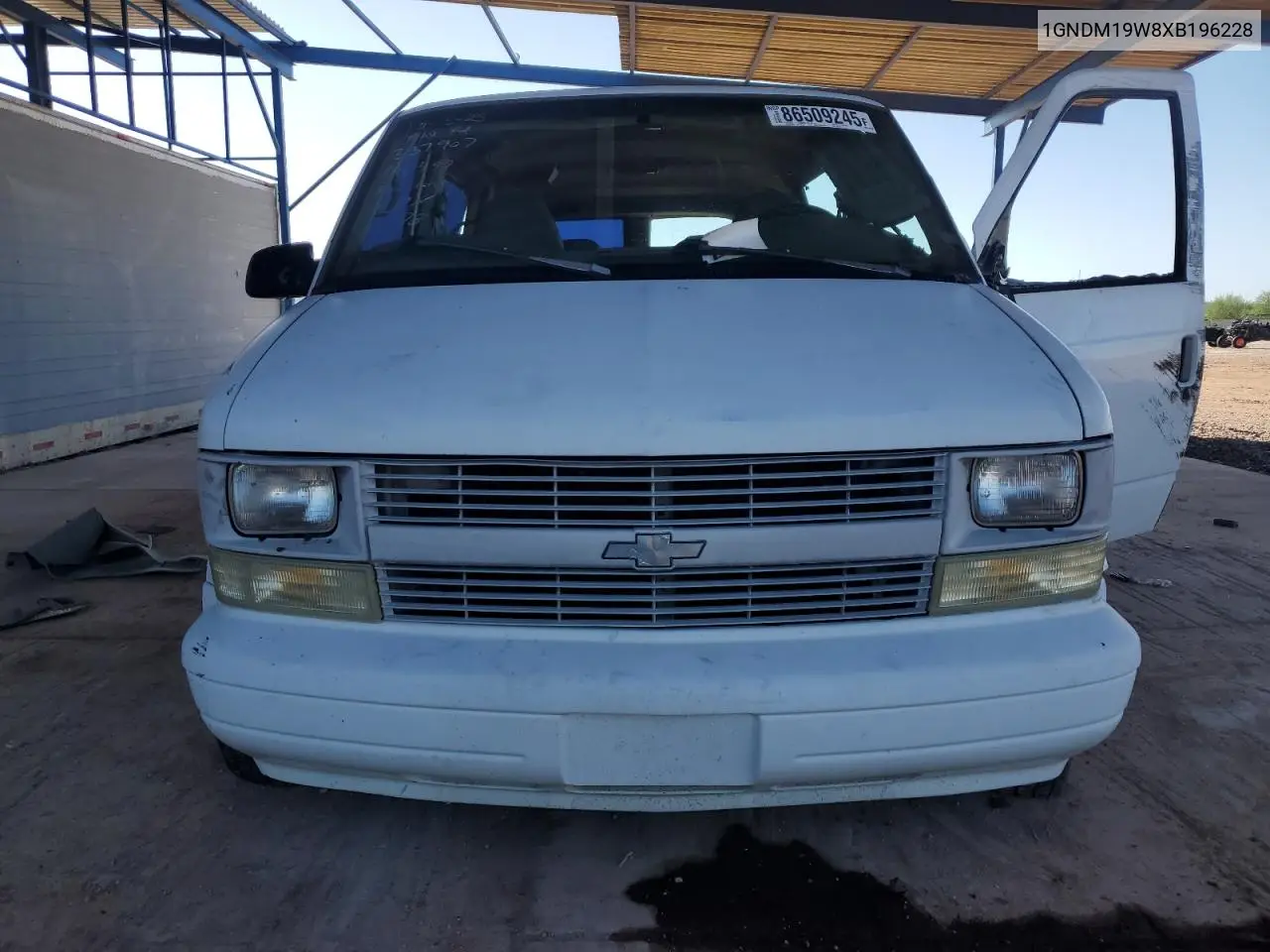 1GNDM19W8XB196228 1999 Chevrolet Astro