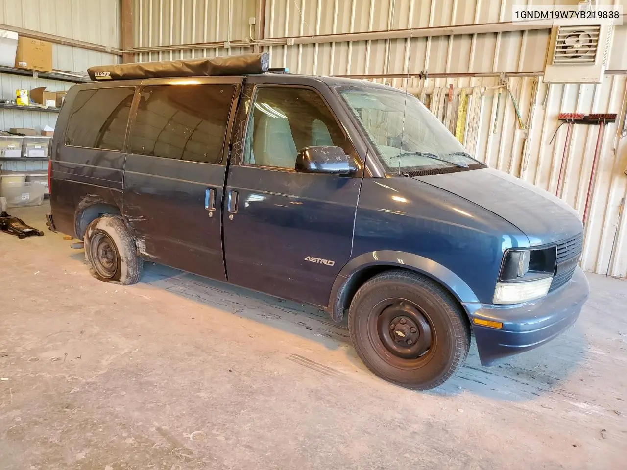 1GNDM19W7YB219838 2000 Chevrolet Astro
