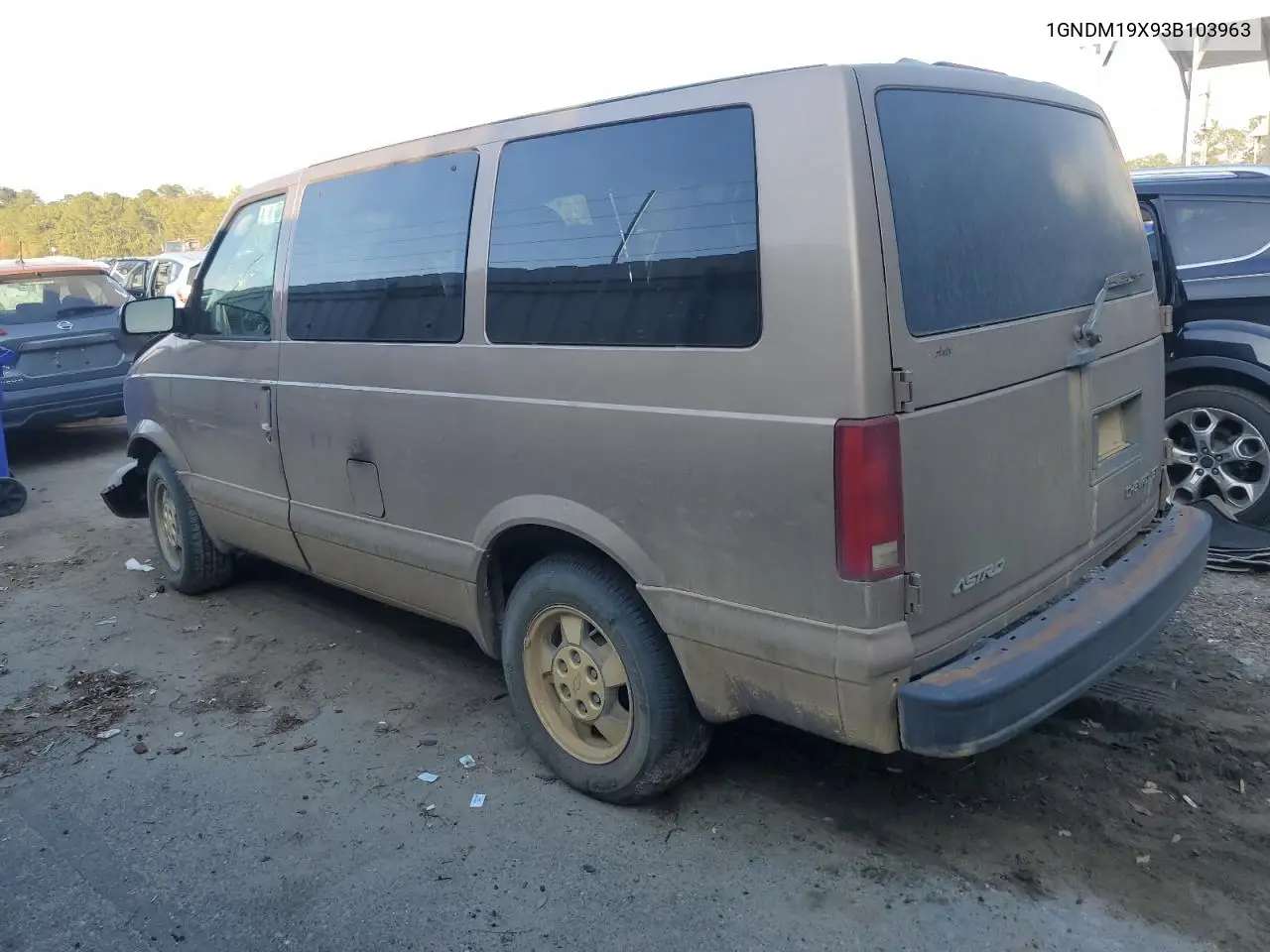1GNDM19X93B103963 2003 Chevrolet Astro