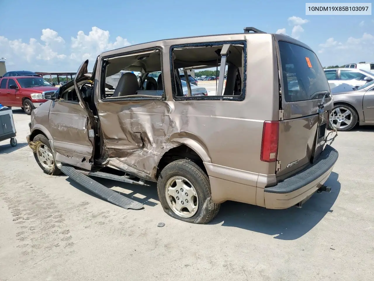 1GNDM19X85B103097 2005 Chevrolet Astro