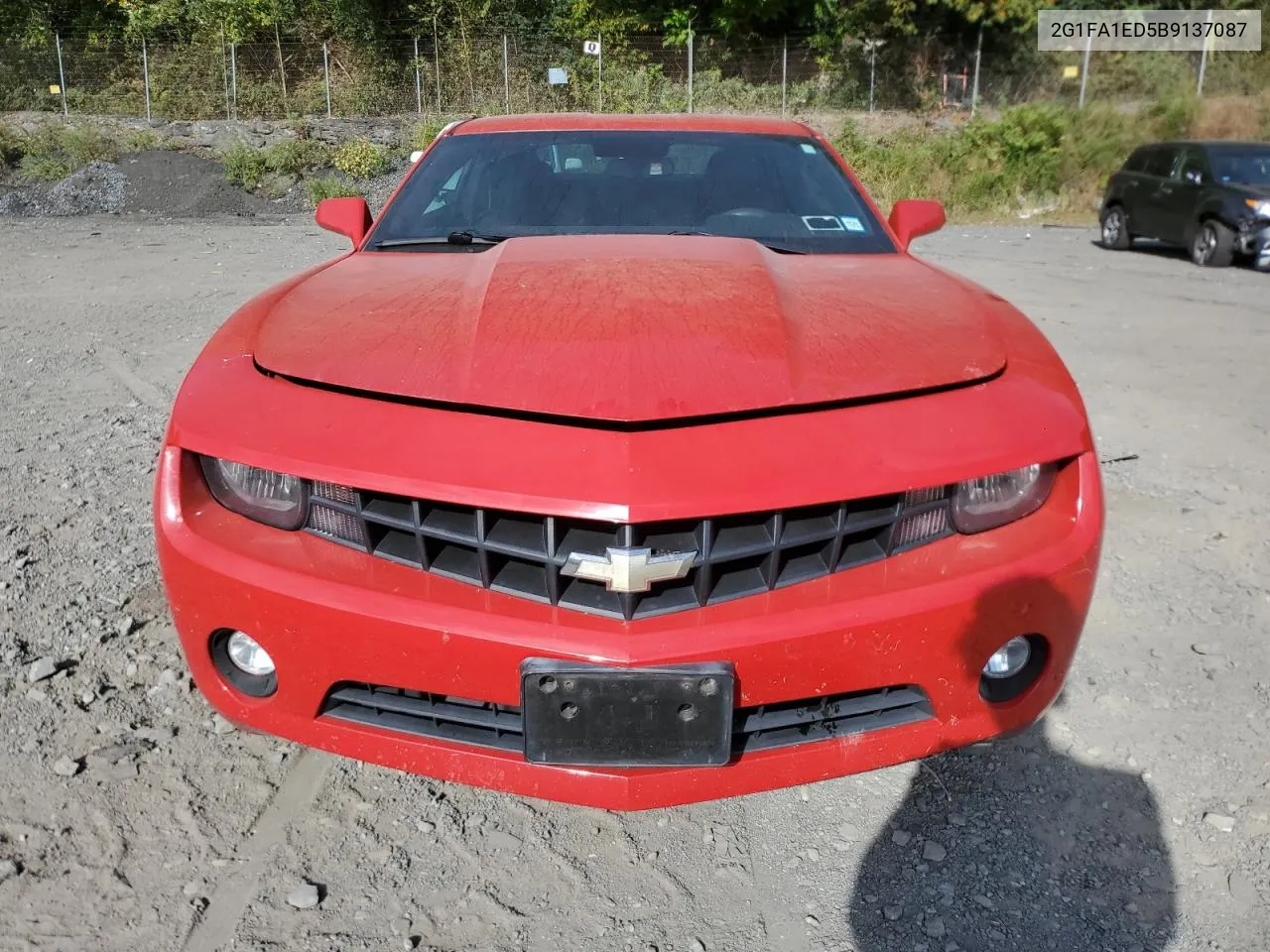 2011 Chevrolet Camaro Ls VIN: 2G1FA1ED5B9137087 Lot: 70852924