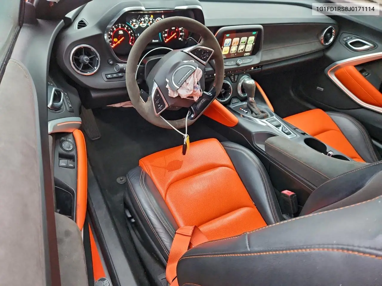 1G1FD1RS8J0171114 2018 Chevrolet Camaro Lt