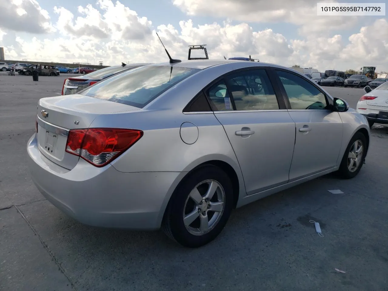 1G1PG5S95B7147792 2011 Chevrolet Cruze Lt