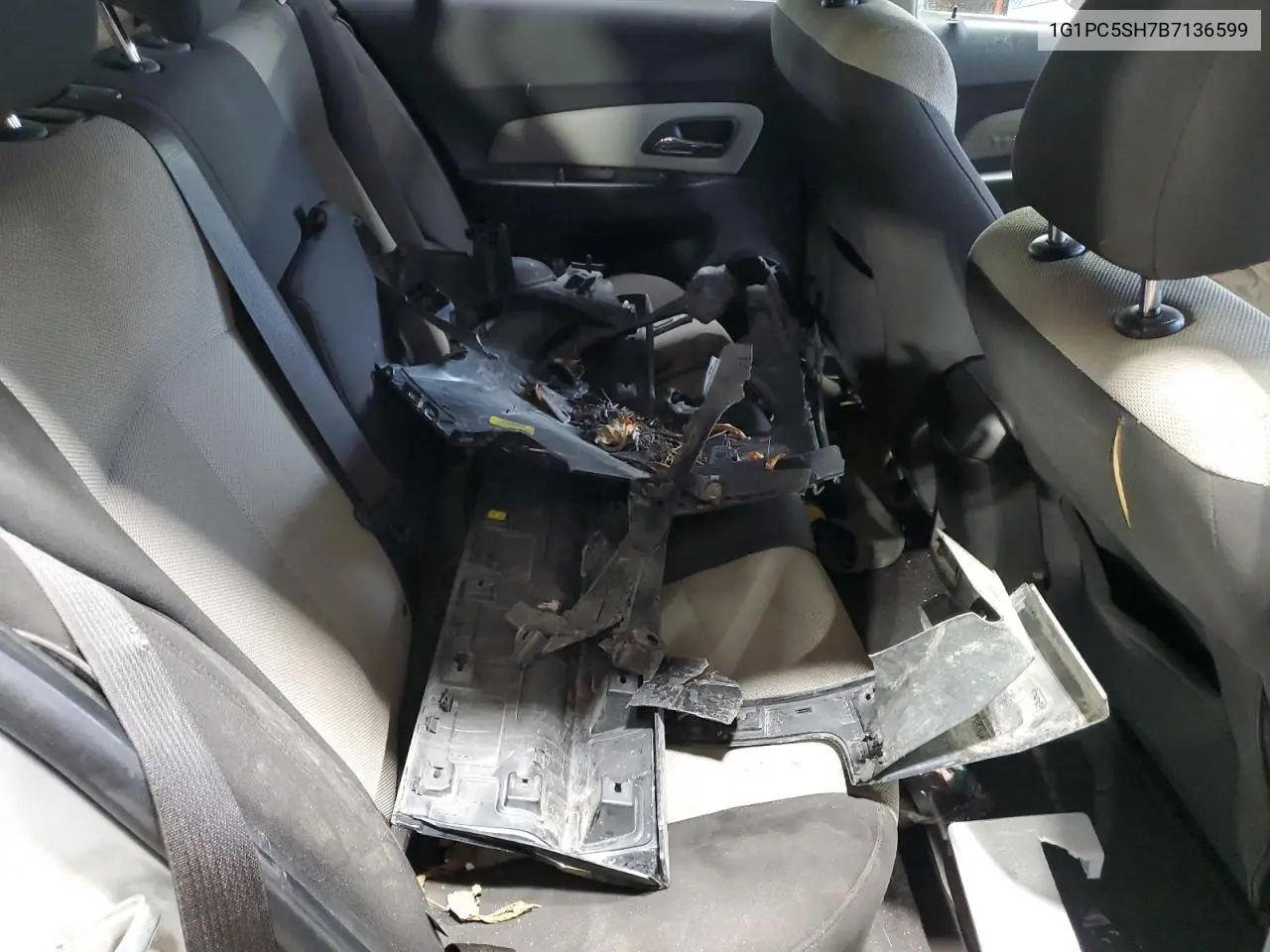 1G1PC5SH7B7136599 2011 Chevrolet Cruze Ls