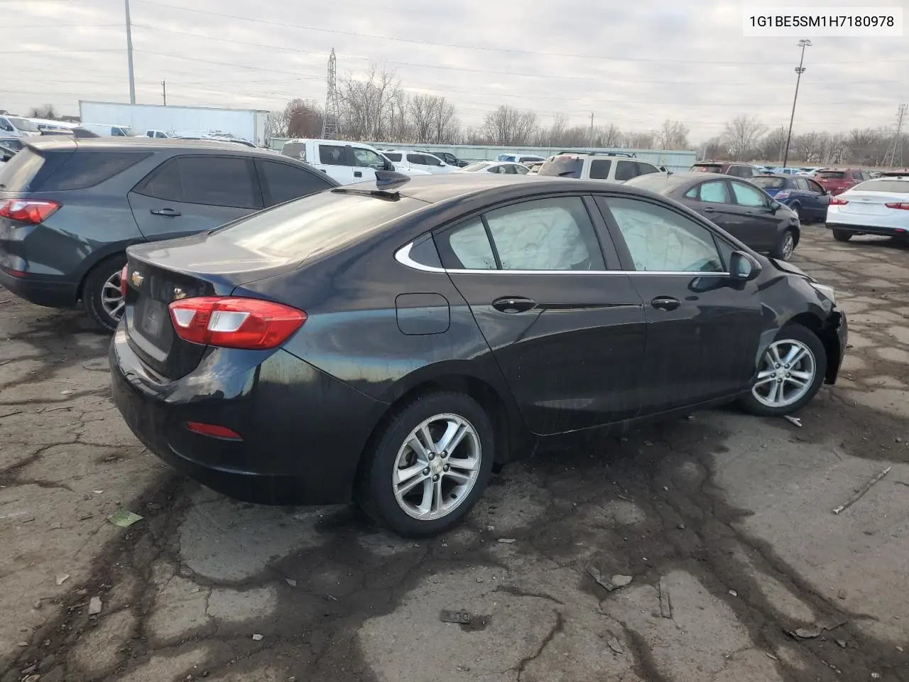 1G1BE5SM1H7180978 2017 Chevrolet Cruze Lt