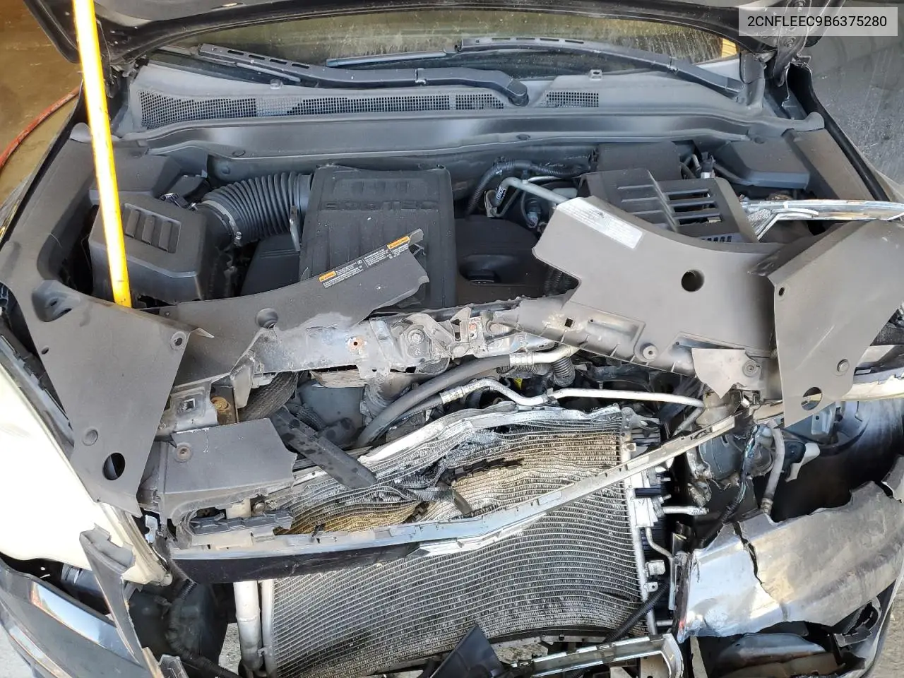 2CNFLEEC9B6375280 2011 Chevrolet Equinox Lt