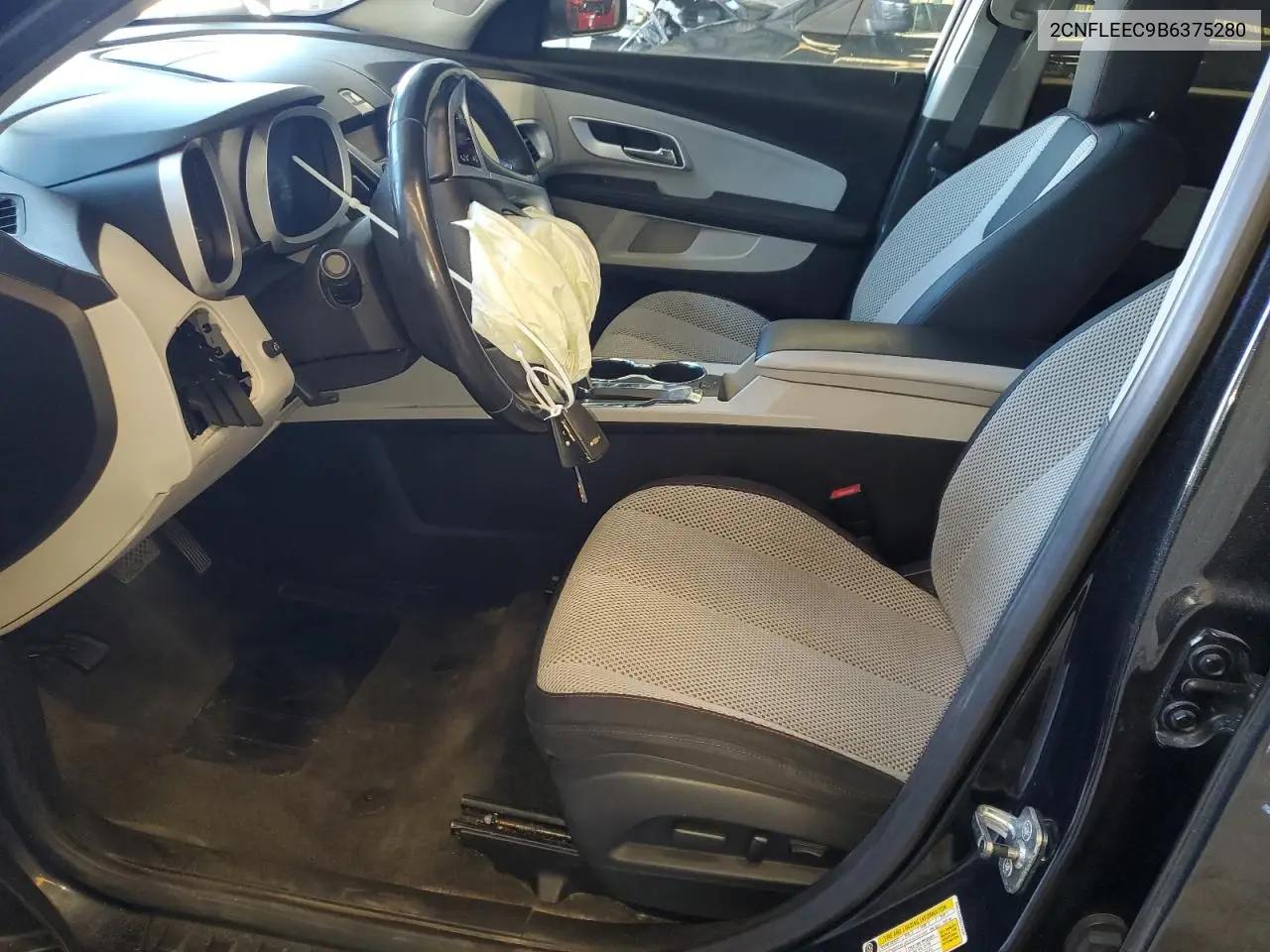 2CNFLEEC9B6375280 2011 Chevrolet Equinox Lt
