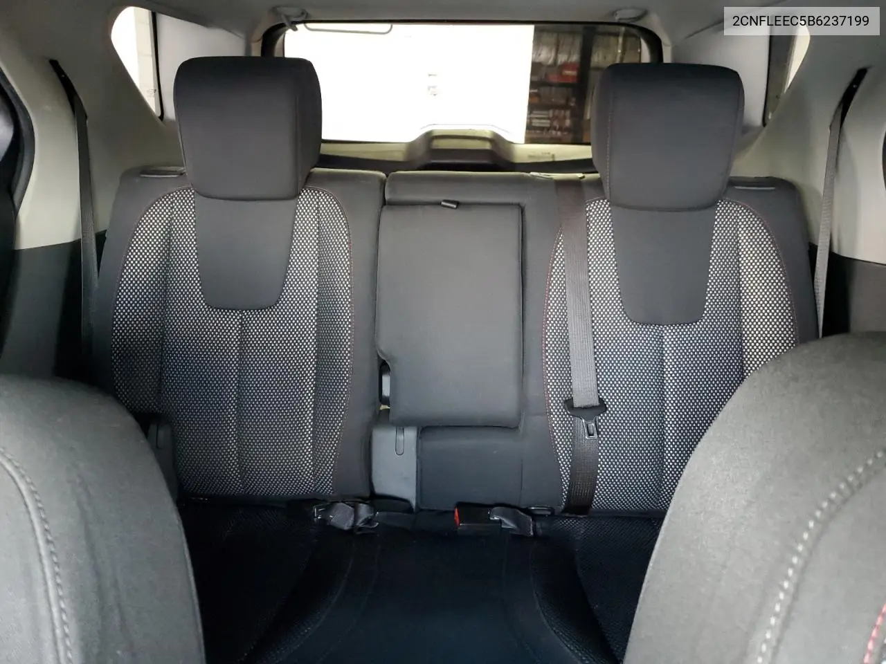 2CNFLEEC5B6237199 2011 Chevrolet Equinox Lt