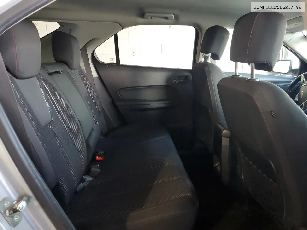 2CNFLEEC5B6237199 2011 Chevrolet Equinox Lt
