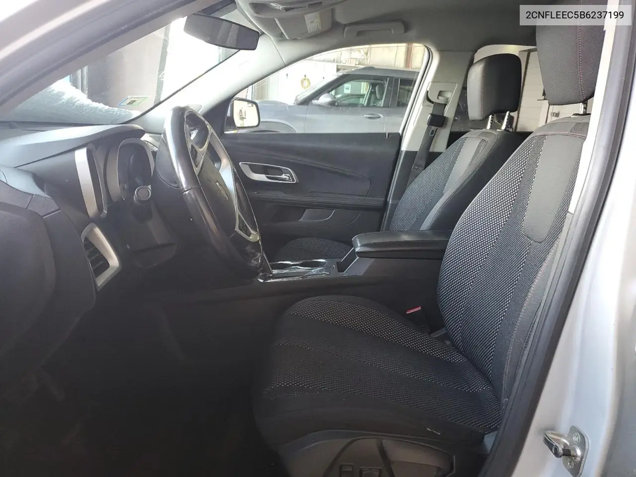 2CNFLEEC5B6237199 2011 Chevrolet Equinox Lt